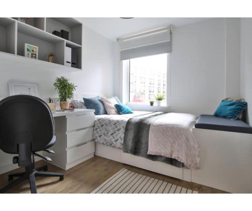 Charming Ensuite Bedrooms At The Brickworks In Apartment York